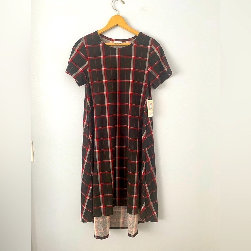 NWT LuLaRoe Carly Plaid Size XS Red Black White Plaid Hi-Lo Hem, Swing Dress